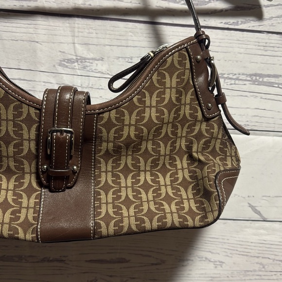 *HOST PICK*. Vintage Fossil handbag - Picture 2 of 7